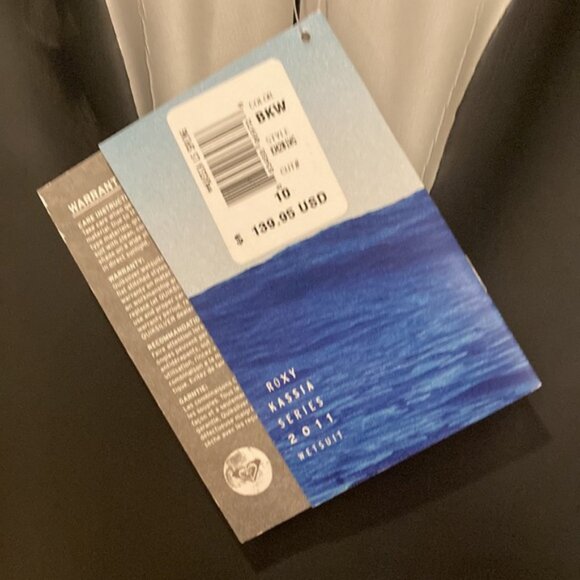 Brand new Roxy spring suit - Picture 3 of 4